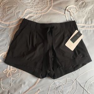 NWT Lululemon Spring Break Away Short ll